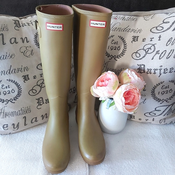 Hunter green rain boots tall - Picture 1 of 16